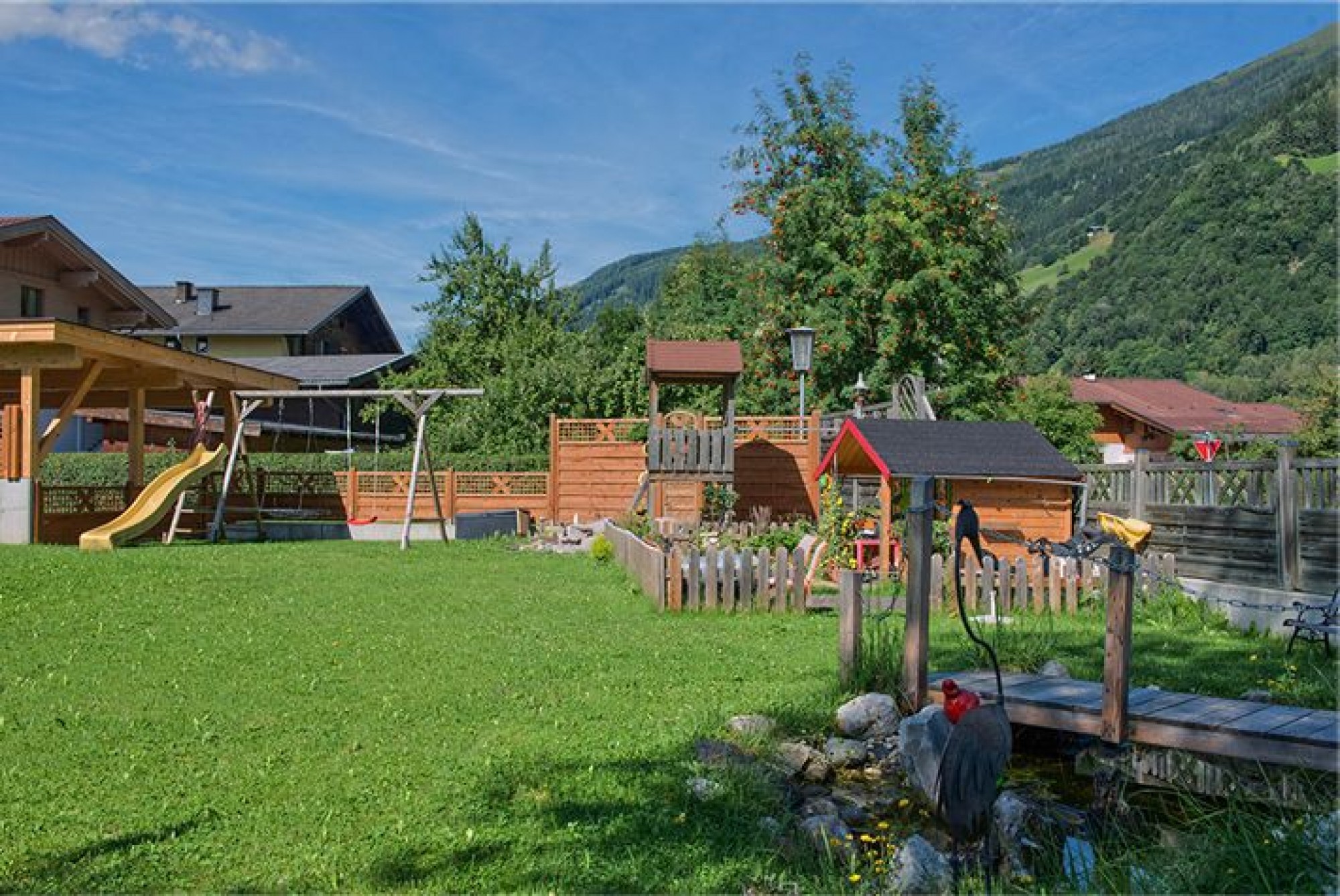 Bild Spielplatz 1 Bild Spielplatz 1